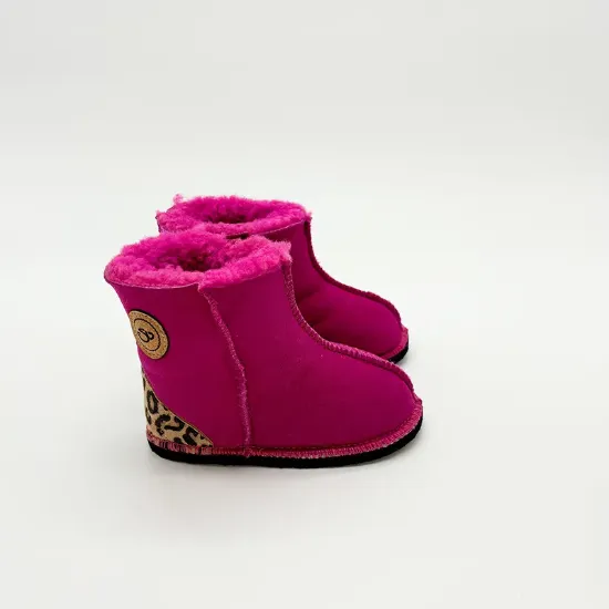 Picture of Sheepskin Traditional | Magenta with Leopard heel | Size Kids 8