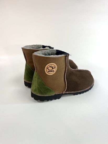 Picture of Sheepskin Shorties | Mocca Bark Green heel | Size 8