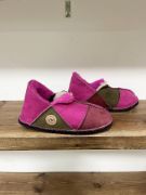Picture of Sheepskin Slipper | magenta port green  | Size 5